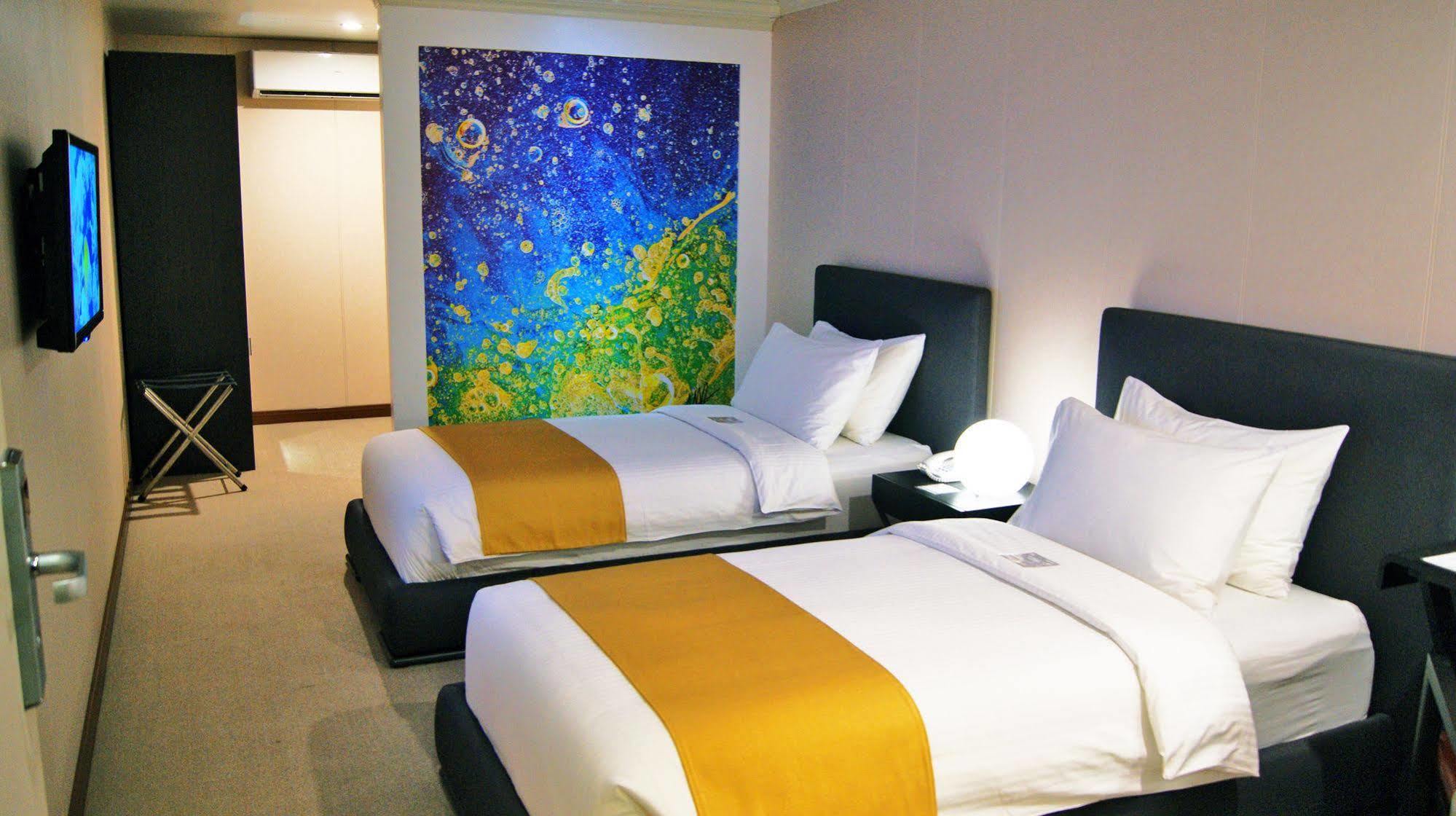 Green Sun Hotel Makati City Exterior foto